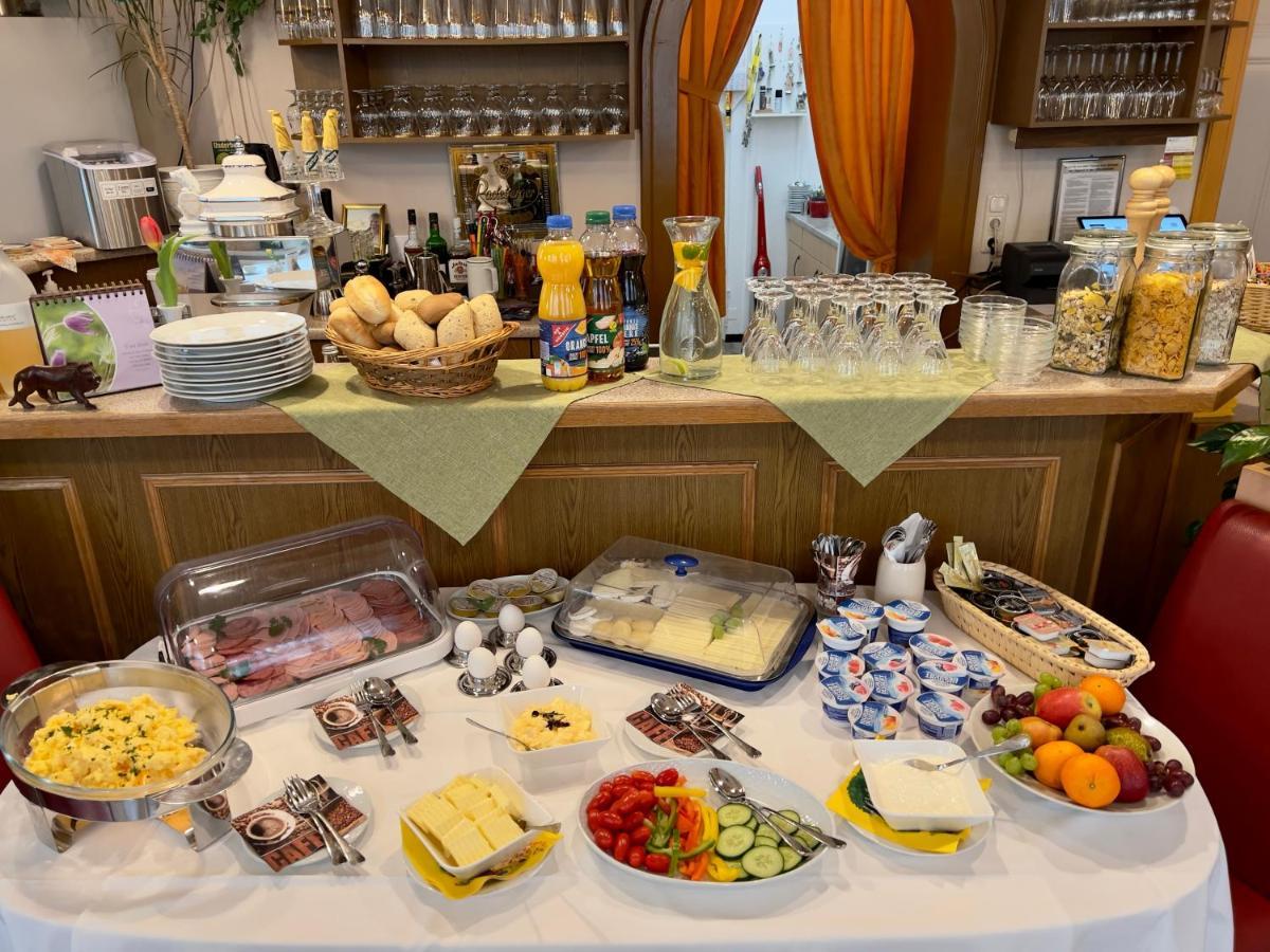 Traditionsgasthaus Goldener Loewe Riesa Restaurant & Pension ภายนอก รูปภาพ