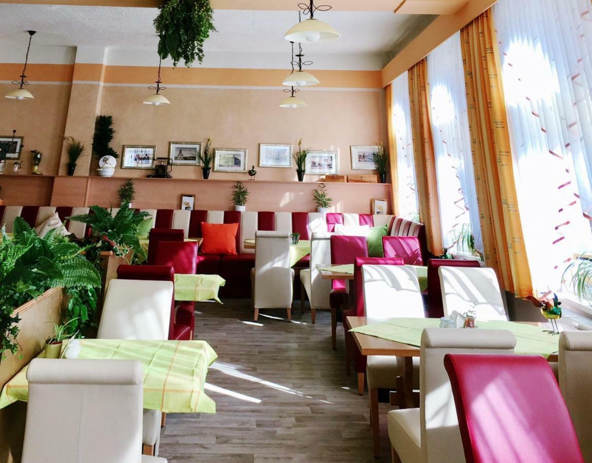 Traditionsgasthaus Goldener Loewe Riesa Restaurant & Pension ภายนอก รูปภาพ